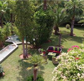 4 Bedroom Staffed Villa with Pool near Marrakech, Sleeps 8-10